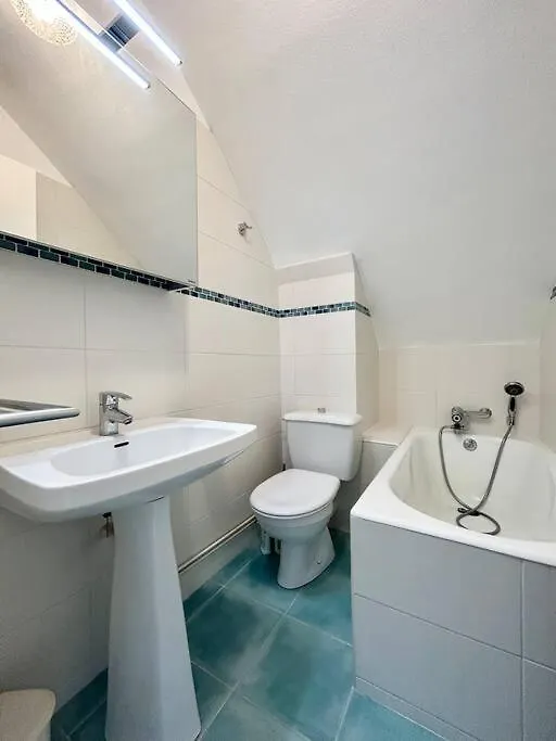 Bel Appartement Proche Du Port De Sainte Marine كومْبْري شقة